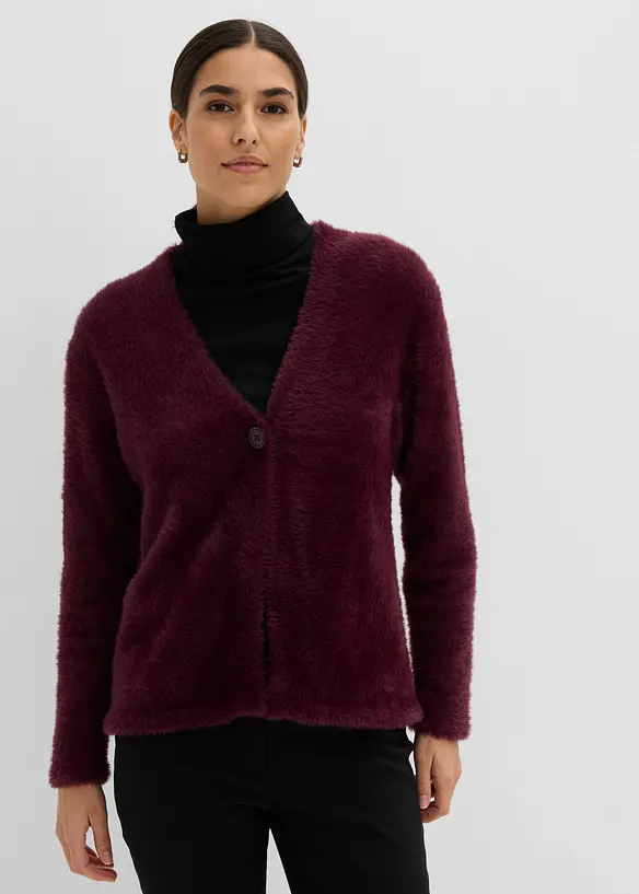 Strickjacke aus Federgarn in rot von vorne (im Anschnitt) - bonprix