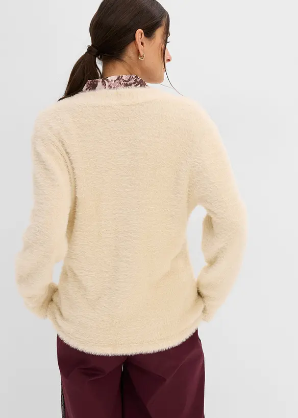Strickjacke aus Federgarn in beige von hinten (im Anschnitt) - bonprix