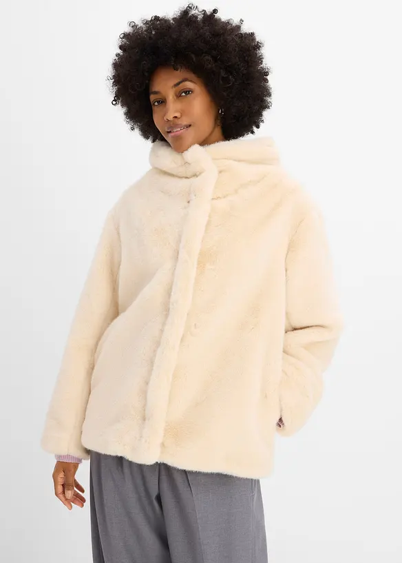 Fellimitat-Jacke mit hohem Kragen in beige von vorne (im Anschnitt) - bonprix