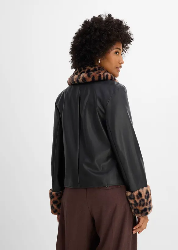 Lederimitat-Jacke mit Fellimitat in schwarz von hinten (im Anschnitt) - bonprix