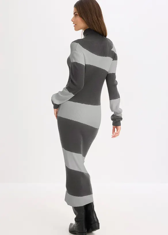 Strickkleid aus feinem Viskose-Mix in grau von hinten (Totalaufnahme) - bonprix