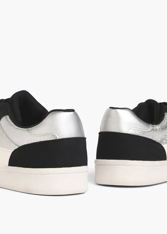 Gefütterter Sneaker in grau - bonprix