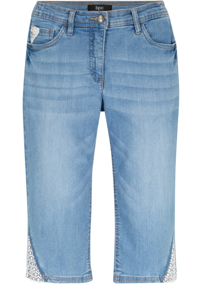 Komfort-Stretch-Bermuda-Jeans mit Spitze und Bequembund in blau von vorne - bpc bonprix collection