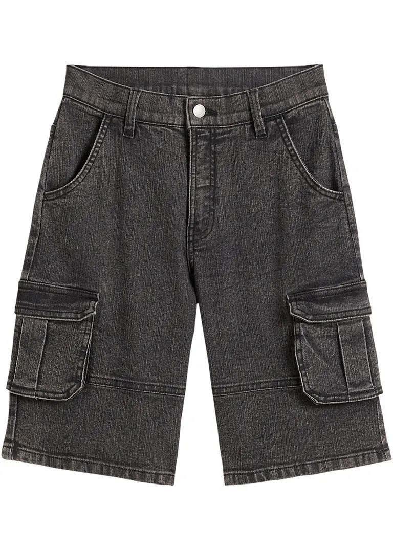 Jungen Cargobermuda, Loose Fit in schwarz von vorne - bonprix