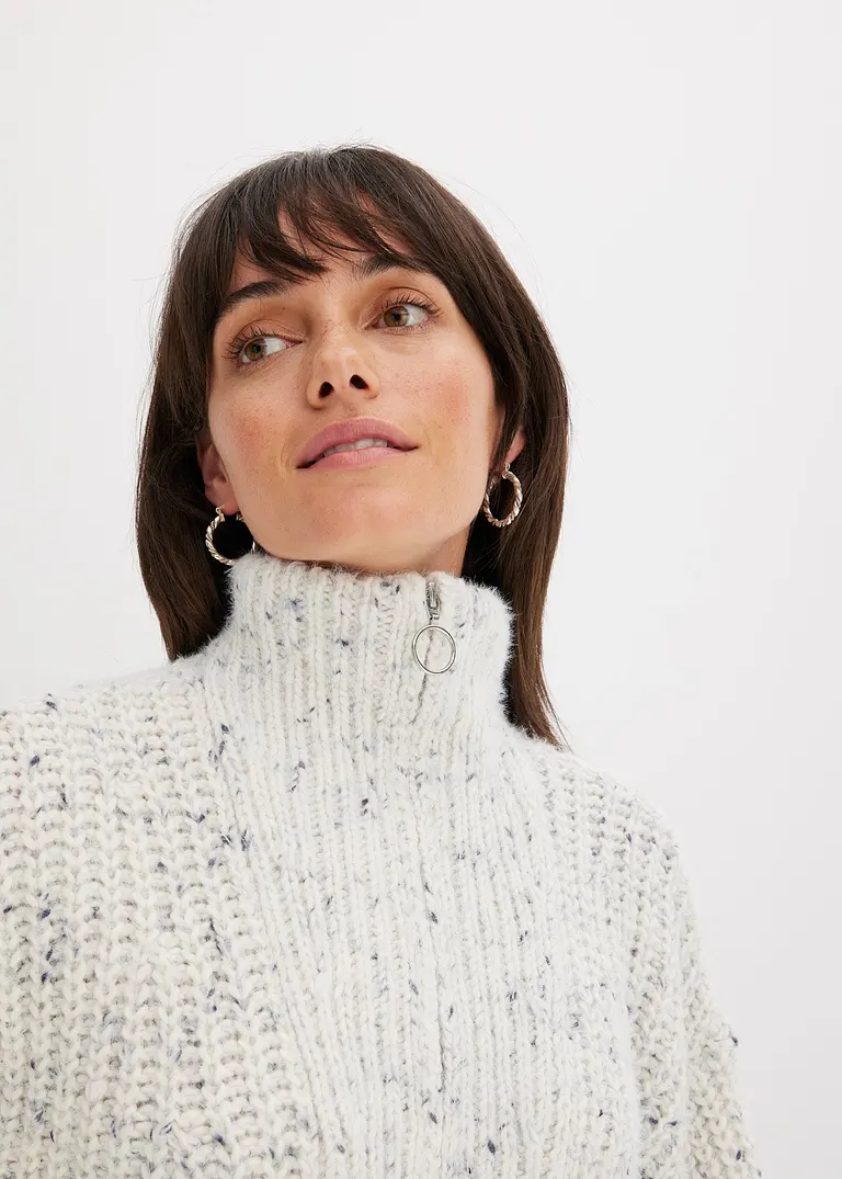 Troyer mit überschnittener Schulter in weiß (Detailaufnahme) - bonprix