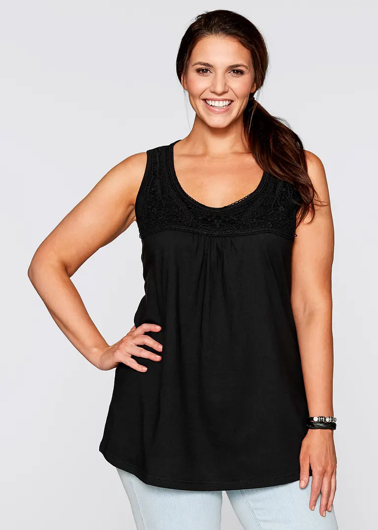Baumwoll Longtop mit Spitze in schwarz von vorne (im Anschnitt) - bonprix