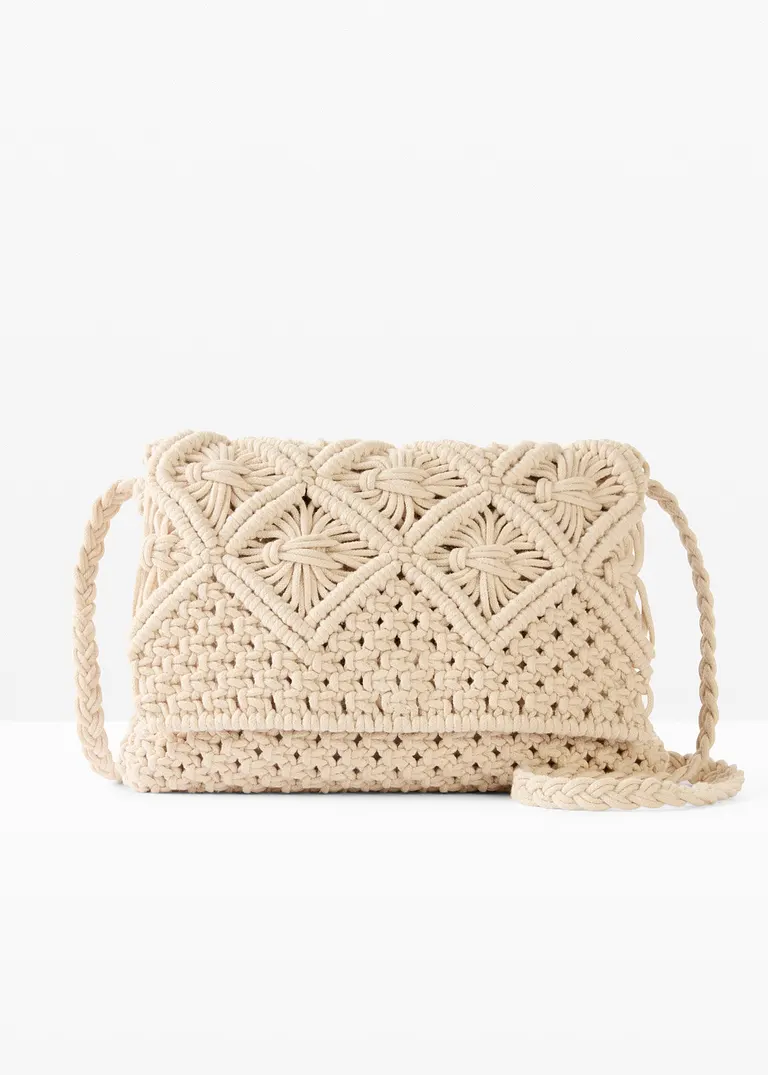 Makramee Umhängetasche in beige von vorne - bonprix