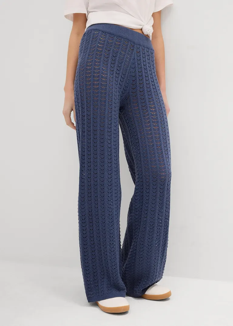 Strick-Schlupfhose mit Lochmuster in blau von vorne - bonprix