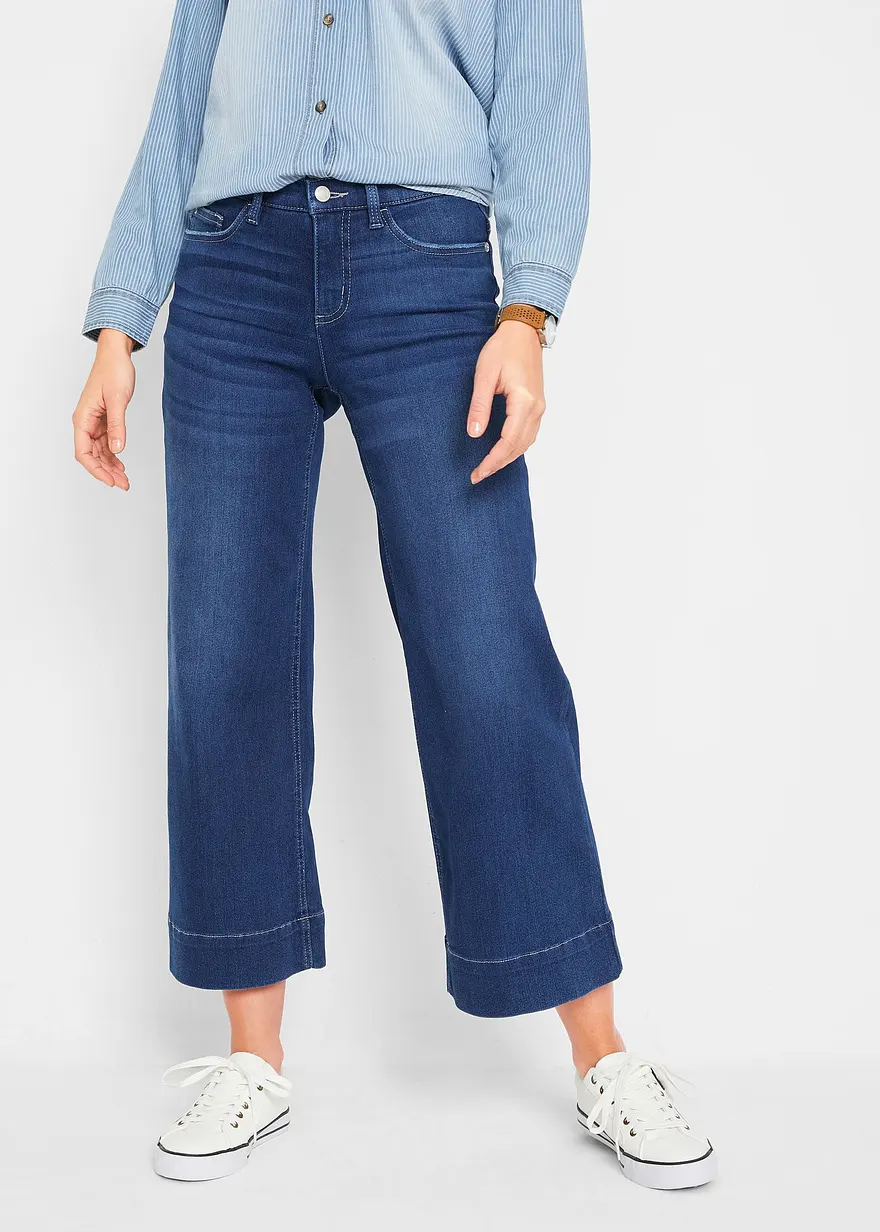 7/8 Ultra-Soft-Jeans, Culotte in blau von vorne - bonprix