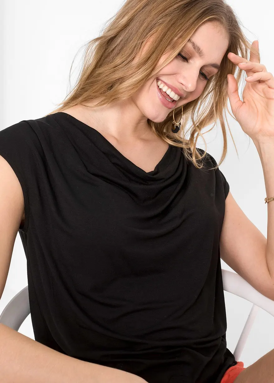Wasserfall-Shirt in schwarz (Detailaufnahme) - bonprix