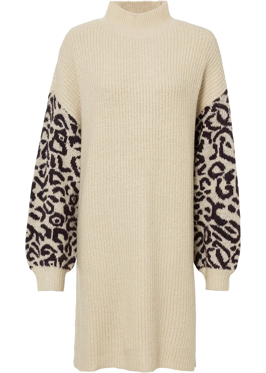 Oversized Strickkleid mit Leomuster in beige von vorne - bonprix