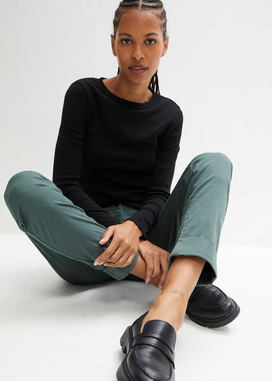 Chinohose aus Baumwolle, knöchellang in grün (Detailaufnahme) - bonprix