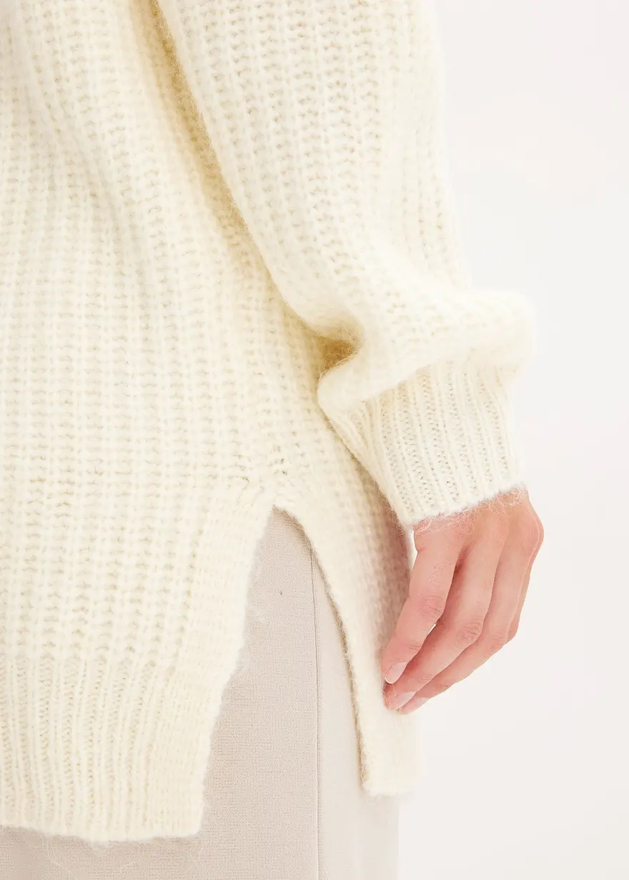 Grobstrickjacke mit Wollanteil in weiß (Detailaufnahme) - bonprix