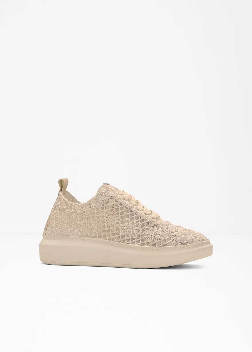 Mustang Plateau Sneaker in beige von vorne - Mustang