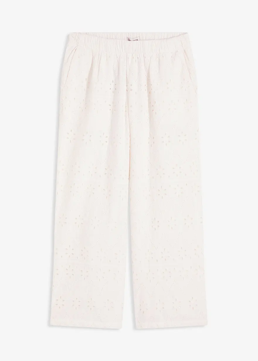 Culotte aus Lochstickerei in weiß von vorne - bonprix